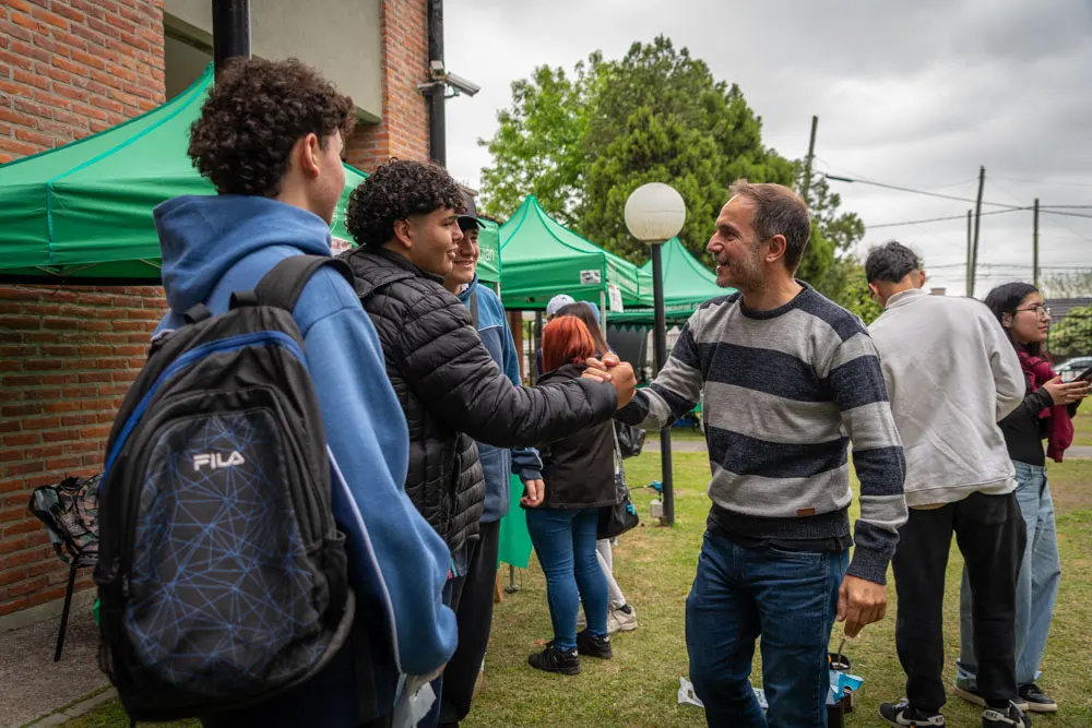 Abella acompañó la Expo UNLu, una oportunidad para conocer las carreras de la universidad