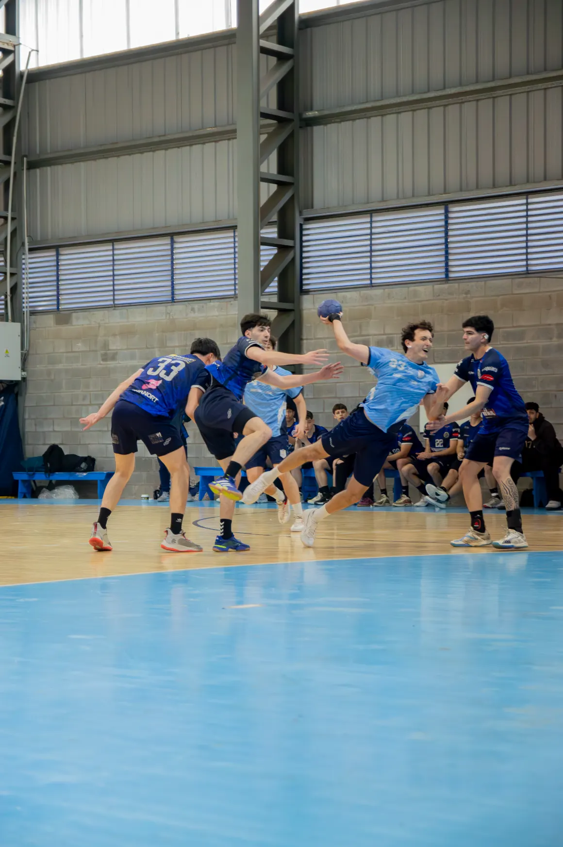 El CBC ganó en handball masculino, quedó quinto en la tabla y continúa en carrera por el ascenso