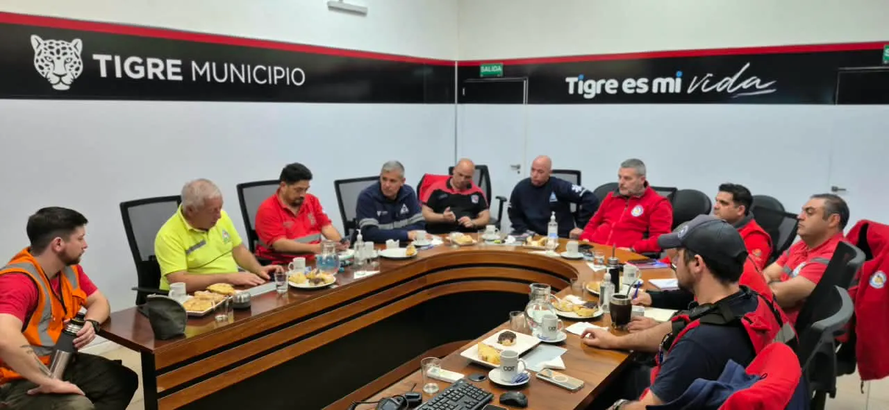 El Niño y el riesgo de crecidas: Defensa Civil Campana participó de un encuentro en Tigre