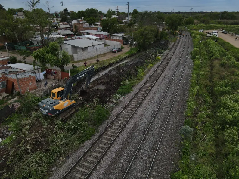 El Municipio y Trenes Argentinos retoman tareas para mejorar el drenaje en Zárate