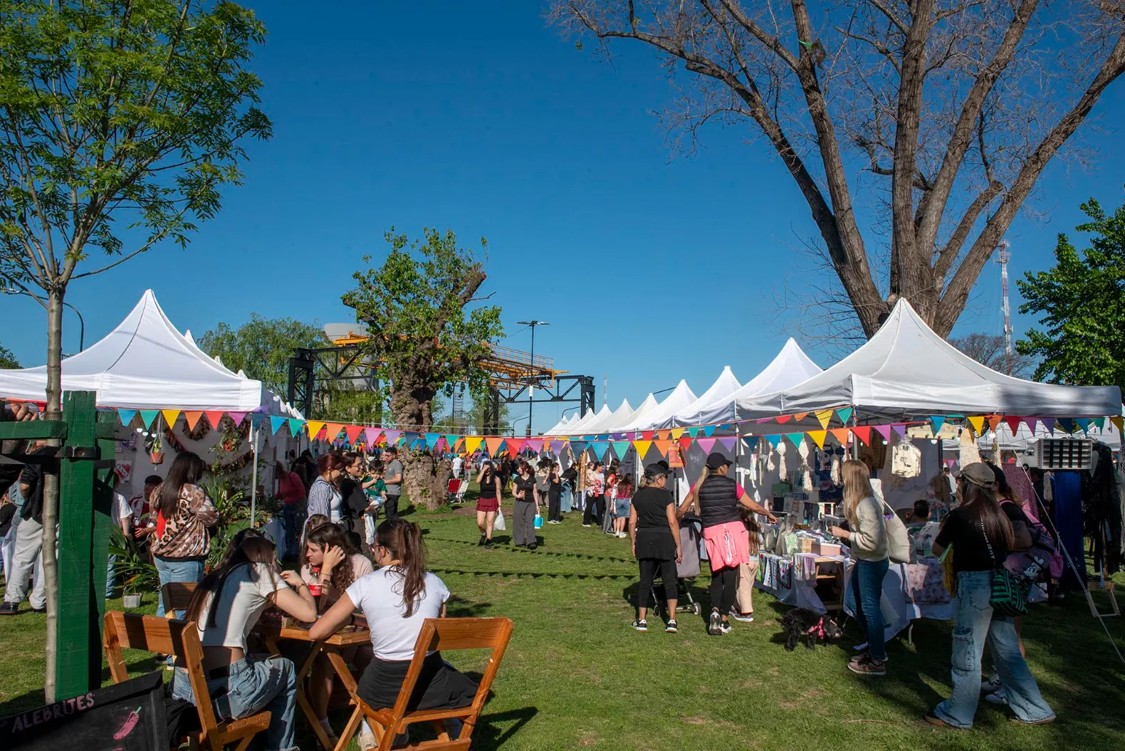 Campana mantiene hasta fin de año la exención de tasas para artesanos y feriantes locales